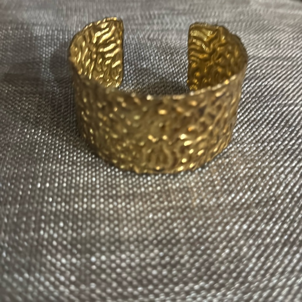 Gold bracelet